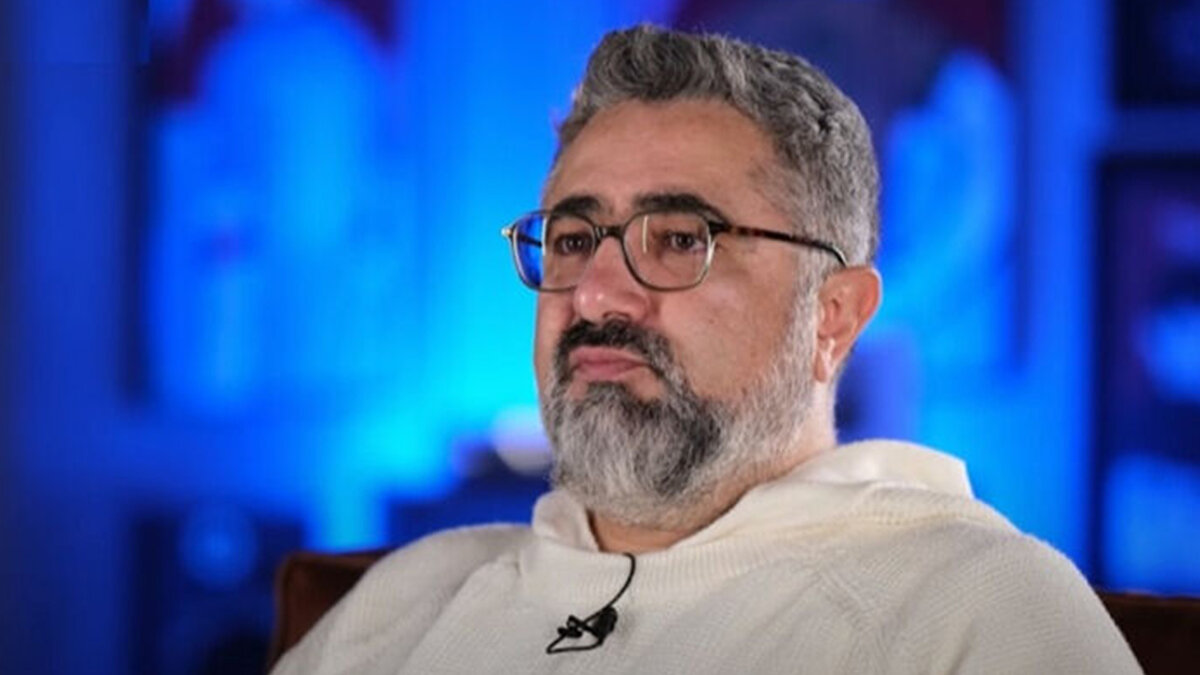 İsim vererek uyardı: Arkada yakalanırlar<br>Savunma hattındaki oyuncuların hız problemini gündeme getiren Çelikler, rakibin pasla çıkması durumunda yaşanacak tehlikeyi şu sözlerle anlattı:<br><br>"Rakip pasla çıkar arkada Skriniar, Yiğit, Çağlar yetişemez."