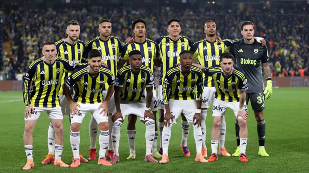 Trendyol Süper Lig'in 15. haftasında Fenerbahçe, deplasmanda Başakşehir ile karşı karşıya geldi.