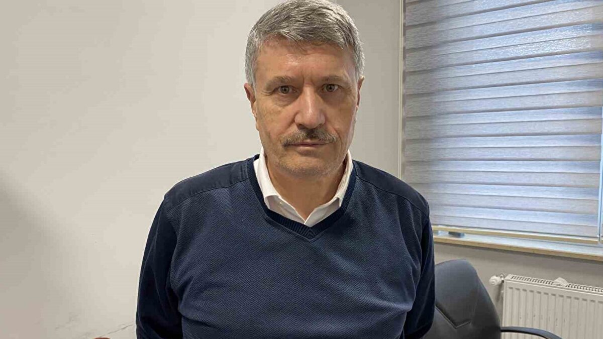 Bitkiler gıda, ilaç ve kozmetik sektörlerinde kullanılıyor<br><br>ESOGÜ Tarla Bitkileri Bölümü’nden Prof. Dr. Duran Katar, söz konusu bitkilerin sadece Eskişehir için değil, Türkiye genelindeki üreticiler için de değerli olduğunu ifade ediyor. Bitkilerin çay, gıda takviyesi, baharat, doğal koruyucu ve bitkisel ilaç geliştirme gibi alanlarda kullanılabildiğini vurgulayan Katar, iyi tarım uygulamalarıyla üretilen temiz ve kalıntısız bitkilerin önemine dikkat çekiyor.