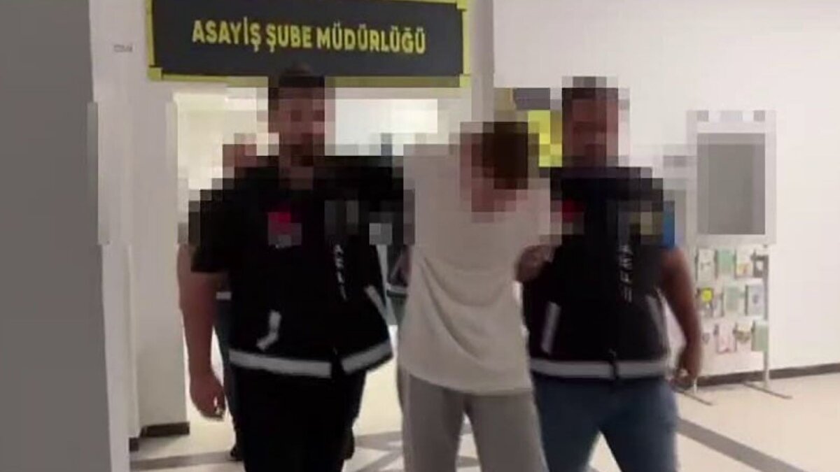 Şüphelilerden üçü tutuklandı<br><br>Olay günü gözaltına alınan Samet E.A., M.F.Y., R.Y., Mustafa O. ve Gamzenur B. emniyetteki işlemlerin ardından adliyeye sevk edildi. Şüphelilerden Z.Ç. savcılık kararıyla serbest bırakılırken, Samet E.A. ve M.F.Y. adli kontrol şartıyla salıverildi. R.Y., Mustafa O. ve Gamzenur B. ise tutuklanarak cezaevine gönderildi. Soruşturma süreci Kocaeli Cumhuriyet Başsavcılığı tarafından yürütülüyor.