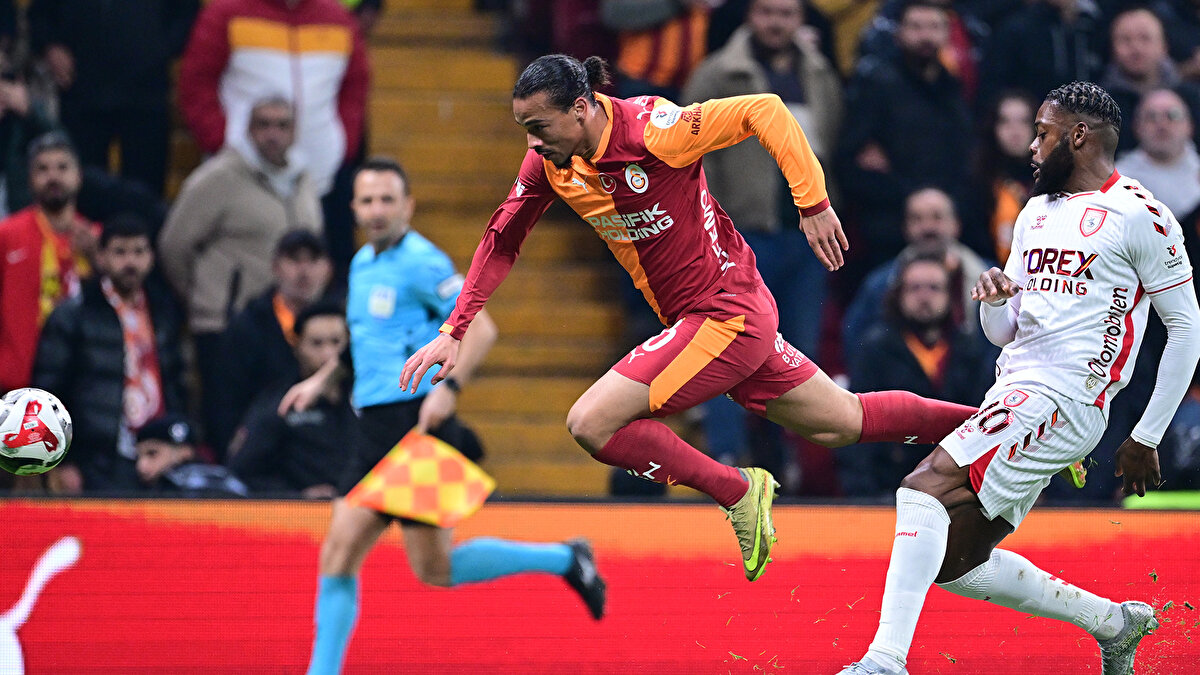 Trendyol Süper Lig'in 15. haftasında Galatasaray ile Samsunspor karşı karşıya geldi. Ali Sami Yen Spor Kompleksi RAMS Park'ta oynanan mücadeleyi Galatasaray 3-2'lik skorla kazandı.