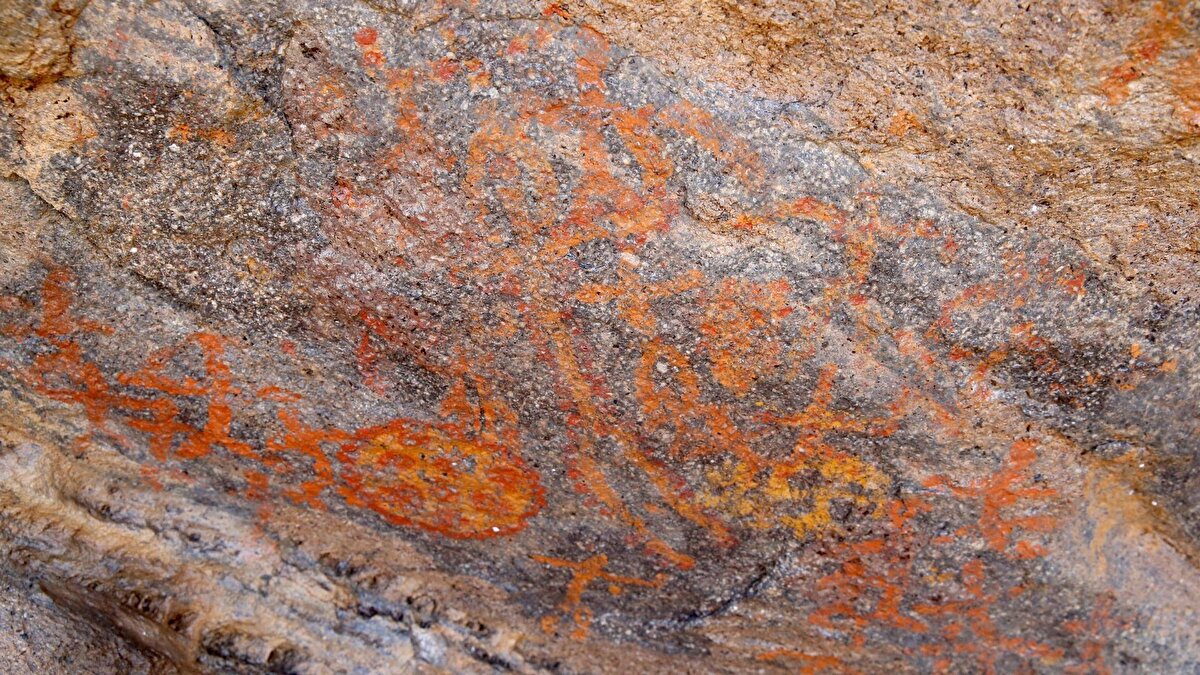 Vatandaşların rolü<br><br>Keşfin, bir vatandaşın dikkati ve ihbarı sayesinde ortaya çıktığını belirten Özsoy, toplumun kültürel değerlerin korunmasında üstlendiği rolü vurguladı. Resimlerin araştırılması ve korunması sürecinin, Kayseri’nin tarihini gün yüzüne çıkarmak açısından büyük önem taşıdığı ifade ediliyor.