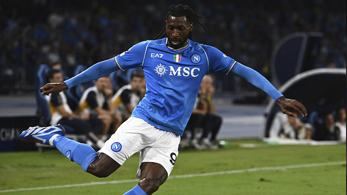 Frank Anguiassa <br>Napoli > Galatasaray