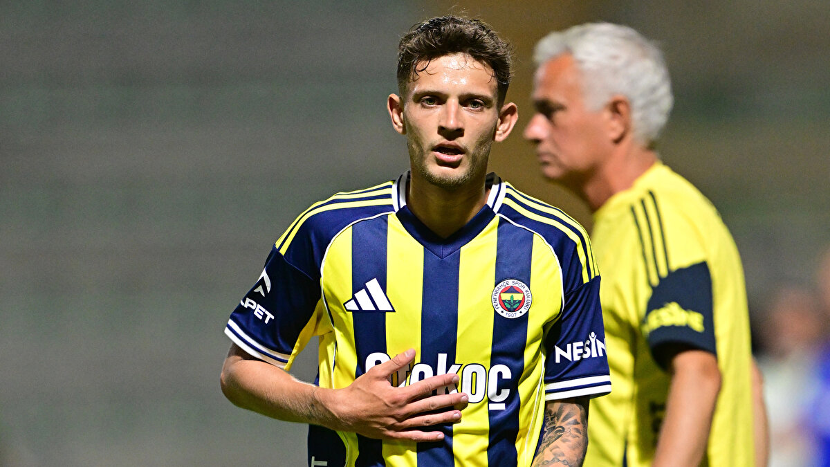 Sebastian Szymanski<br>Fenerbahçe > Lyon