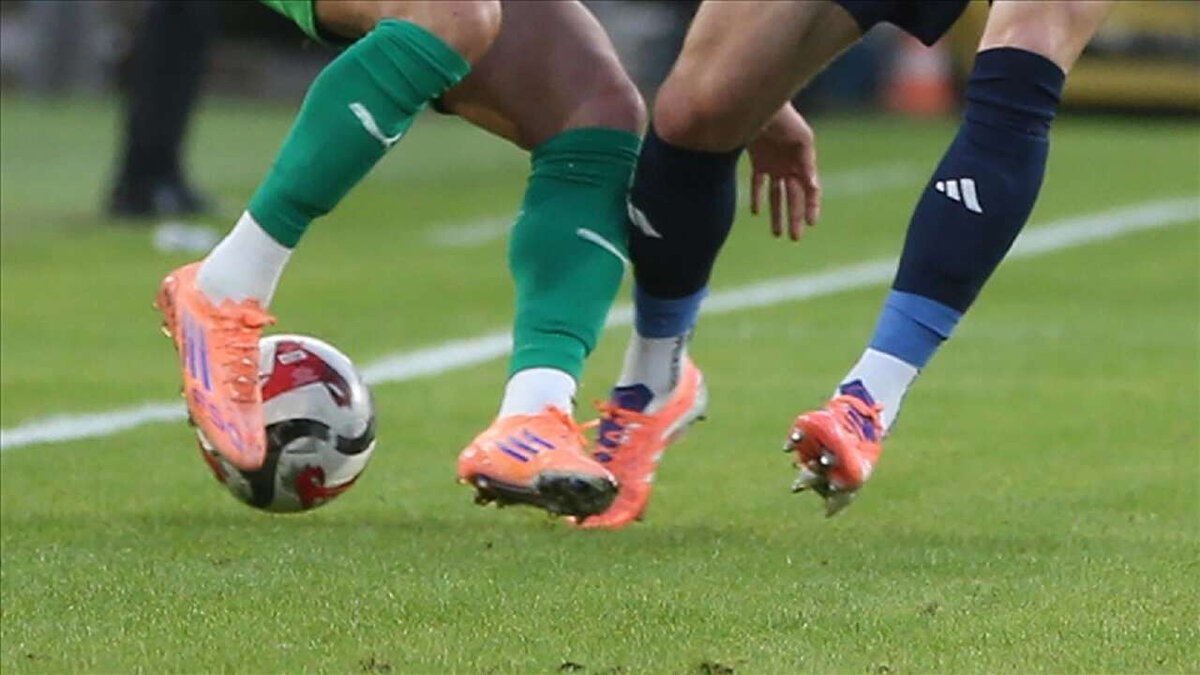 Ev Sahibi Avantajı: Gençlerbirliği, Eryaman Stadı'ndaki taraftar desteğini arkasına alarak 3 puanı hanesine yazdırmak istiyor.<br><br>Hücum Hattı: Gençlerbirliği'nde Niang ve Koita ikilisinin performansı merak edilirken, Karagümrük cephesinde Fofana ve Serginho'nun kanat organizasyonları maçın kaderini belirleyebilir.