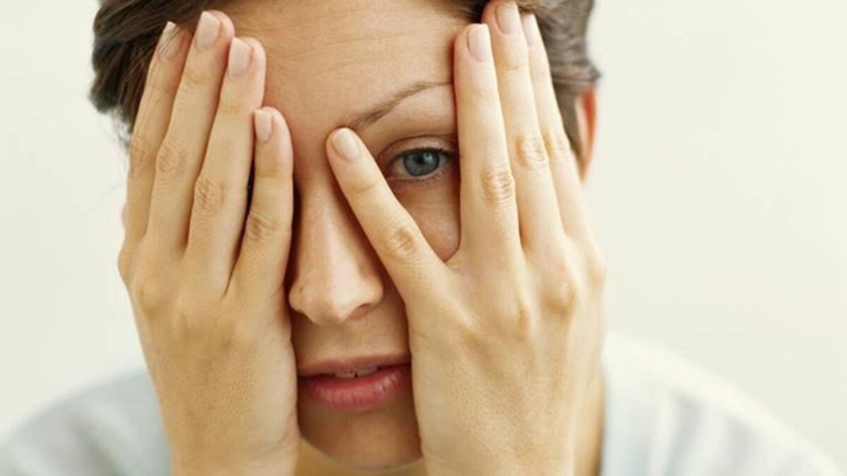 Koku duyusunun azalması, gaz, yangın ve bozulmuş yiyecekleri fark edememeye bağlı kazalara ve gıda zehirlenmelerine yol açabiliyor. Ayrıca, sosyal izolasyon, anksiyete, depresyon ve beslenme alışkanlıklarında bozulma ile ilişkilendiriliyor.