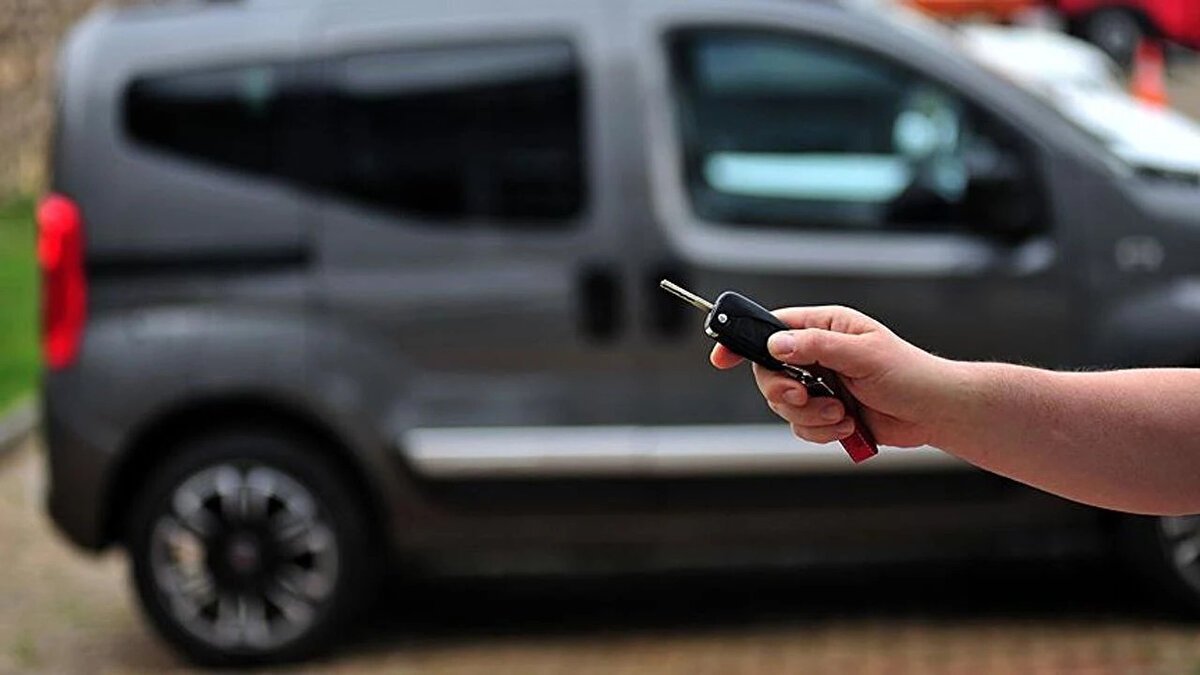 Hangi araçlar hurda indirimine girecek? Tasarıya göre 20 yaş ve üzeri araçlarını hurdaya ayıranlar bu teşvikten faydalanabilecektir.