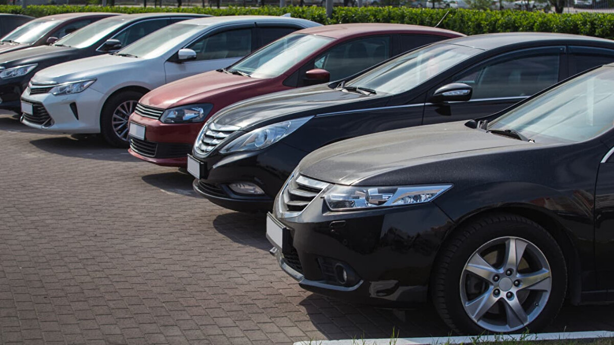 Segment bazında liderlik: C segmenti önde<br><br>C segmenti otomobiller, yüzde 55,9’luk pazar payı ile Türkiye’de en çok tercih edilen segment oldu. Bu segmenti, yüzde 26,5 pazar payı ile B segmenti araçlar takip etti.