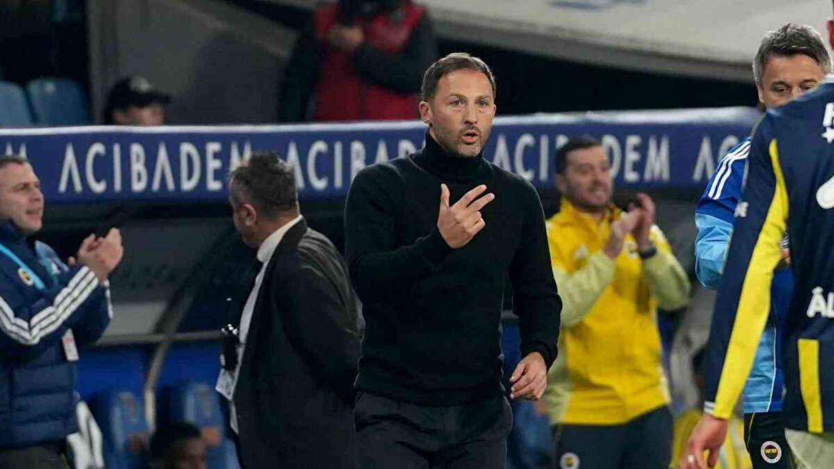 "İsmail niye yedekte?"<br><br>Ömer Üründül: "Tedesco'nun Talisca- Asensio ikilisini oynatma yanlışının dışında diğer hatalarına gelecek olursak; madem bu ikiliyle risk alıyorsun, en önemli savaşçın İsmail niye yedekte?"<br>