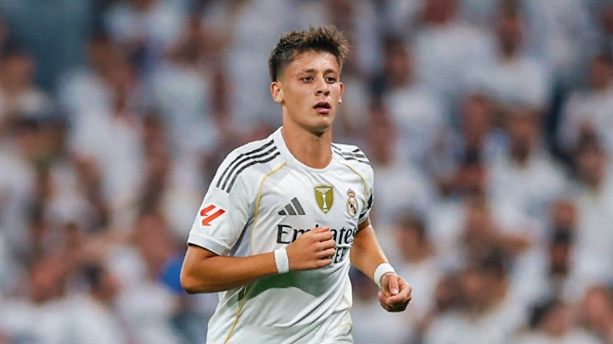 Taraftarlardan destek pankartı<br><br>Real Madrid taraftarları, sosyal medya üzerinden Arda’ya destek mesajları yağdırdı. Bunun yanı sıra, kulübün antrenman tesisi Valdebebas’ta Arda için özel bir pankart hazırlandı.