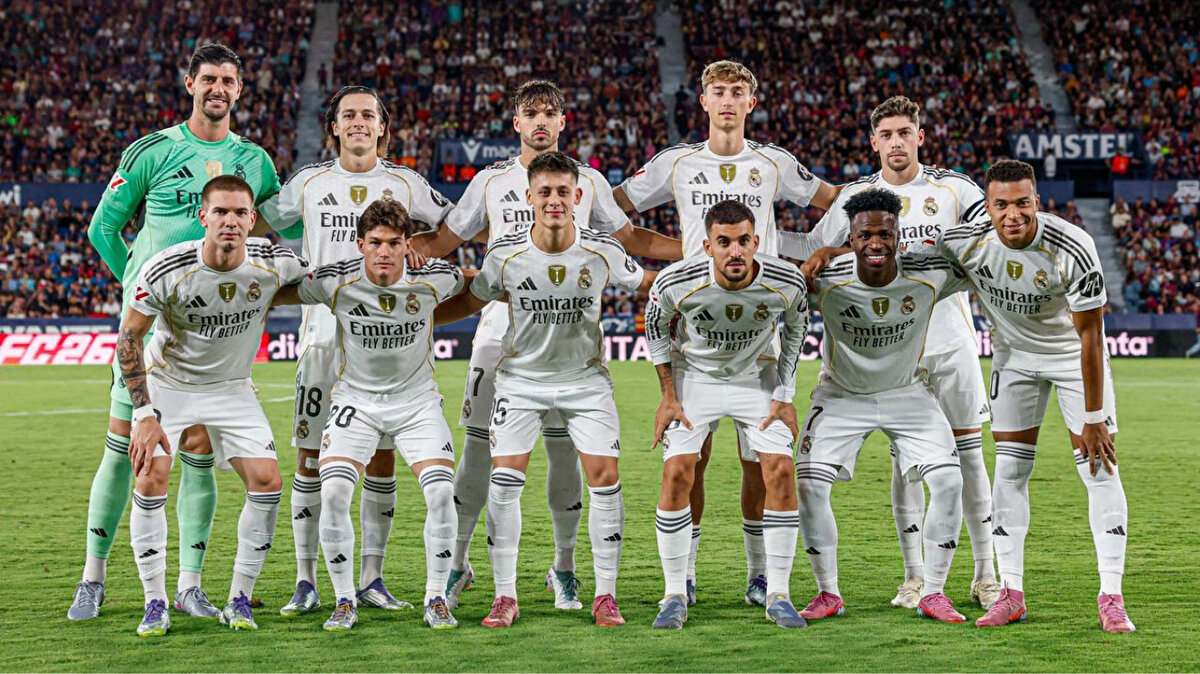 Arda, yedek kulübesine çekildi<br><br>Xabi Alonso, Bellingham’ın iyileşmesi sonrası Arda Güler’i daha erken zamanlarda oyundan almaya başlamıştı. Ancak takımın üst üste aldığı puan kayıplarının ardından değişikliğe giden teknik direktör, 3-0 kazanılan Athletic Bilbao maçında Arda’yı yedek kulübesine çekti.