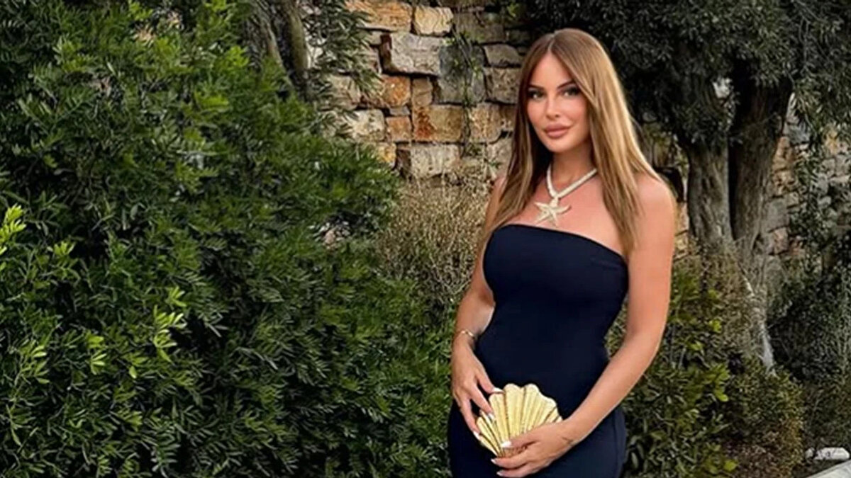 “Gözaltında değilim, sadece ifade verdim”<br><br>Sarıoğlu yaptığı paylaşımda, sabah saatlerinde kendisine yapılan çağrı üzerine Ankara’dan İstanbul’a geldiğini ve ilgili birimler tarafından yalnızca bilgisine başvurulduğunu belirtti. Hakkında herhangi bir suçlama bulunmadığını vurgulayan Sarıoğlu, ailesi ve avukatlarının süreç boyunca yanında olduğunu ifade etti.