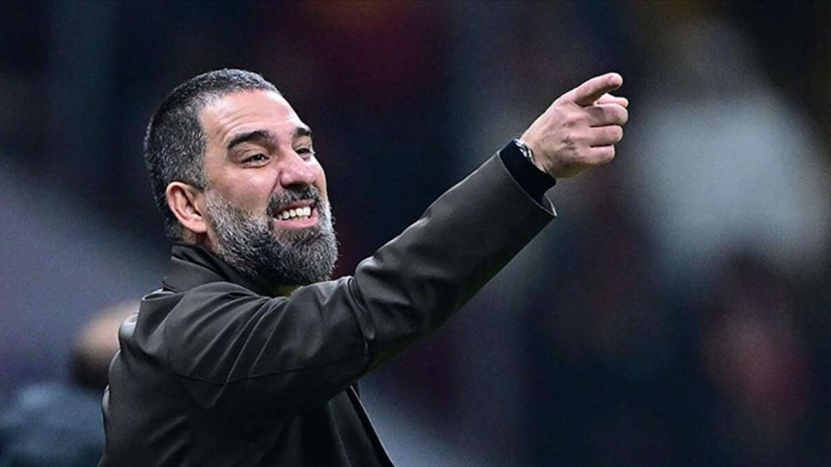 - "Sezonun ilk yarısının sonunda Shakhtar, ikisi Konferans Ligi'nde, biri de Ukrayna Premier Ligi'nde olmak üzere üç maç daha oynayacak. Takımın fiziksel durumu hakkında neler söyleyebilirsiniz ve önümüzdeki maçlardan nasıl sonuçlar bekliyorsunuz?"<br><br>"Elbette psikolojik olarak biraz yorgunuz ama tabii ki hiçbir bahaneyi kabul etmiyor ve elimizden gelenin en iyisini yapmaya devam ediyoruz. Bu süreçte maç maç ilerleyeceğiz. İlk olarak Malta'ya gideceğiz, orada bizi çok önemli bir maç bekliyor. Kazanırsak ilk sekize girmek için büyük bir avantaja sahip olacağız. Ardından ligde Epitsentr ile evimizde oynayacağız. Hedefimiz zirvede kalmak. Dediğim gibi, son altı ay bizim için çok başarılı, mutlu ve verimli geçti. Her birimiz daha iyi hale geldik, teknik direktör olarak ben de öyle. Hem fiziksel hem de psikolojik olarak çok memnunuz ve geleceğe dair umutluyuz. Evet, biraz yorgunuz ama her iki turnuvada da avantajlı bir konumdayız ve bu dönemde de işimize sadık kalmalı ve elimizden gelenin en iyisini göstermeliyiz."