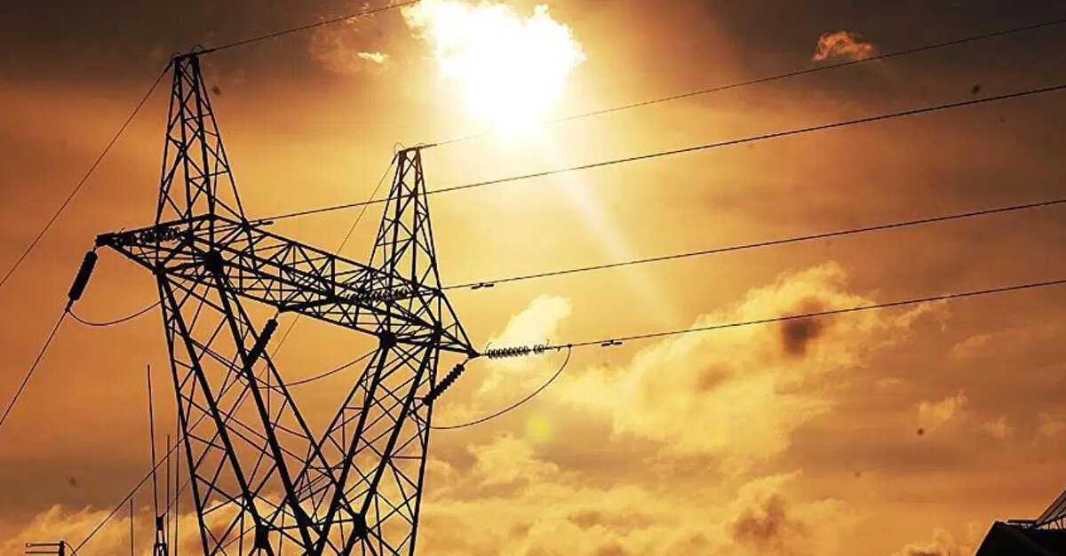 İstanbul'un hem Avrupa hem de Anadolu yakasında planlı bakım çalışmaları ve anlık arızalar nedeniyle bazı bölgelere enerji verilemiyor. Sabah saatlerinden itibaren elektriği kesilen vatandaşlar, duruma hazırlıksız yakalanmamak ve mağduriyet yaşamamak adına güncel kesinti programını araştırıyor.