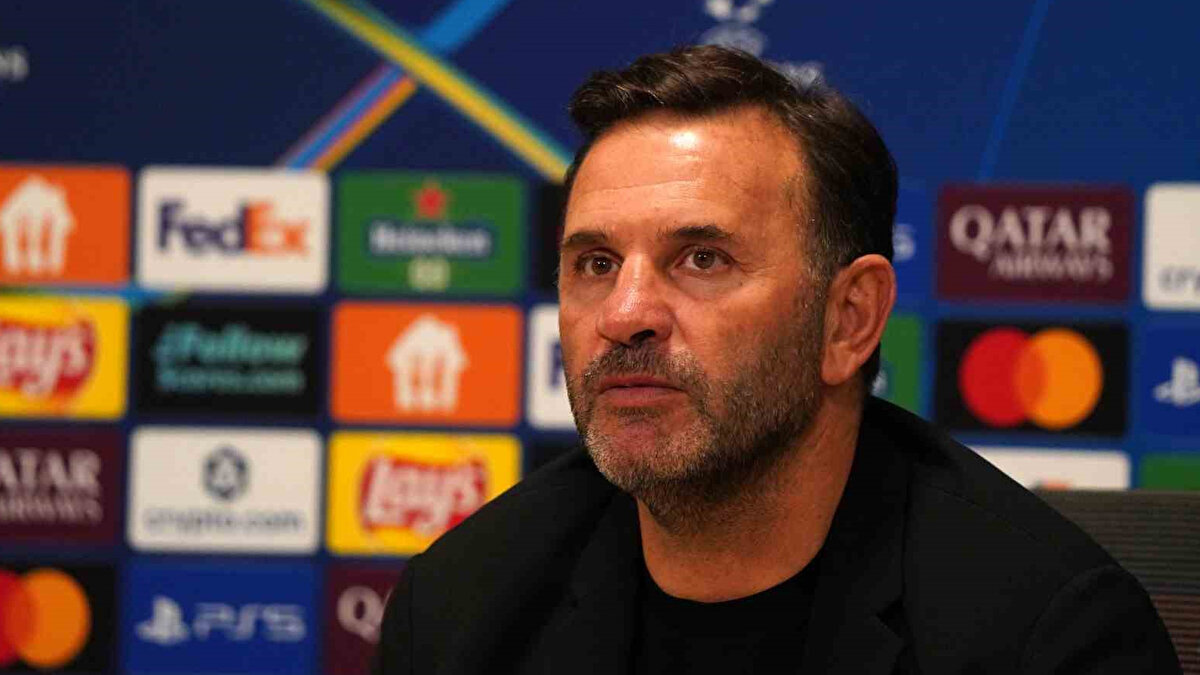 ADI GALATASARAY İLE ANILIYOR<br><br>Ara transferde takımdan ayrılması beklenen Salah'ın ismi bir süredir Galatasaray ile anılıyor. Bu gelişme, Sarı-kırmızılı takımın taraftarını da heyecanlandırdı. G.Saray yönetiminden henüz bir girişim yok fakat oyuncunun da yakından takip edildiği iddiaları gündemde.