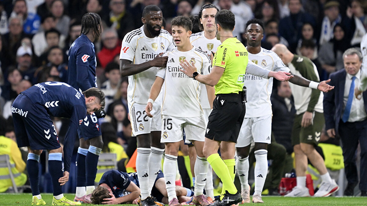 ARDA GÜLER SİNİRLERİNE HAKİM OLAMADI<br><br>Maçta yaşanan bir pozisyonda Arda Güler, rakibine tepki gösterdi. Rüdiger o anlarda Arda'yı sakinleştirdi. Milli yıldızımız maçın başlarında gole çok yaklaşmış fakat şutu az farkla yandan auta gitmişti. <br><br>ARDA'NIN PERFORMANSI<br><br>• Topa dokunma: 78<br>• Başarılı pas: 5358 (91%)<br>• 2 şans yaratma<br>• 2 anahtar pas<br>• 4 şut<br>• 1 dribbling