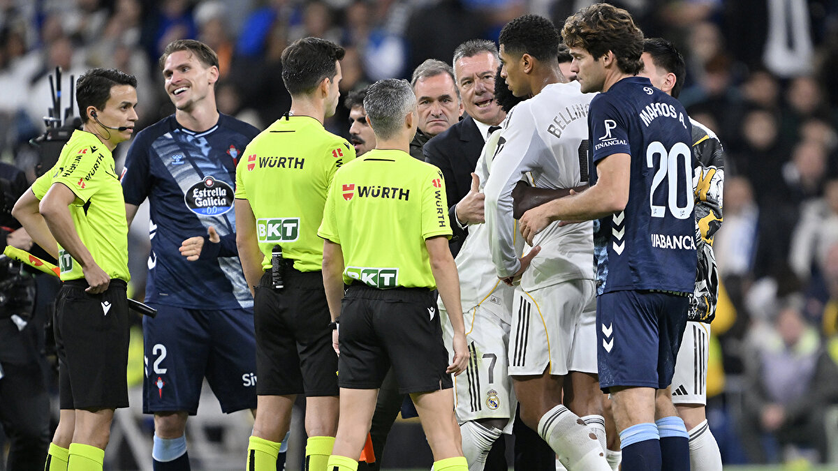 MAÇIN SONUNDA ORTALIK KARIŞTI<br><br>Maçın son anlarında sahada gerginlik yaşandı. Real Madrid’in sol beki Carreras, 90+1. dakikada rakibine yaptığı hareketten sonra sarı kart gördü. <br>