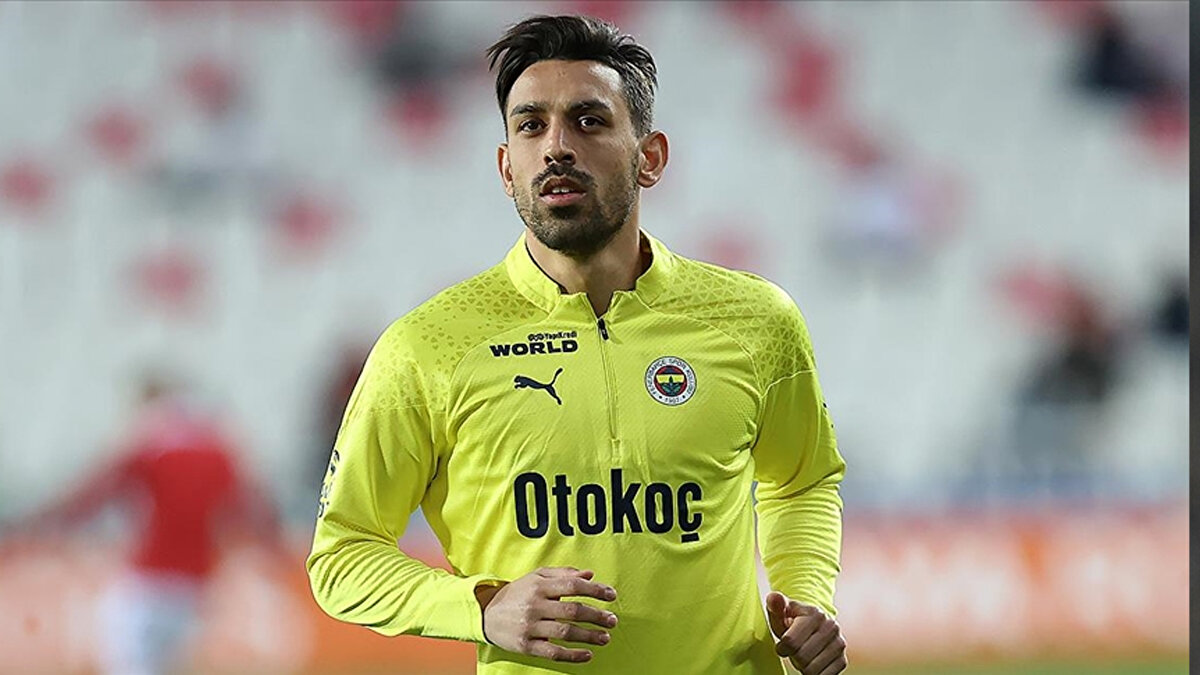 Fenerbahçe’de Sadettin Saran yönetimi tarafından Ekim ayında Samsunspor maçından sonra yaşananlar sebebiyle kadro dışı bırakılan İrfan Can Kahveci’nin durumu merak ediliyor.