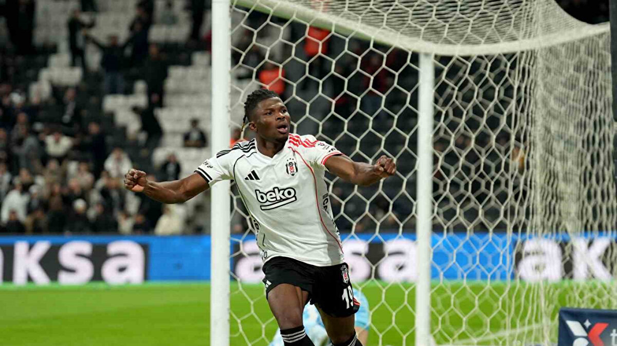 El Bilal Toure gollerine devam ediyor <br><br>Gaziantep FK karşılaşmasında Beşiktaş’ın ilk golünü kaydeden El Bilal Toure, Süper Lig’de forma giydiği son 5 mücadelede 3 gol, 3 asiste imza attı.