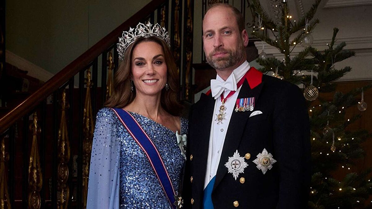 Halk tepkili, erişim kısıtlandı
<br><br>Yerel bir sakin, Tina, uzun yıllardır parkta yürüyüş yaptığını ve köpeğini serbest bırakabildiğini belirtiyor. Yeni düzenlemelerle Cranbourne Gate otoparkı ve çevresindeki alanlar kapatıldı, bazı ailelerin evlerinden taşınması gerekti. Ayrıca çocuklar için kurulan çevre eğitim merkezi de geçici olarak kapatıldı. Tina, halkın büyük kısmının bu değişiklikten olumsuz etkilendiğini vurguluyor.