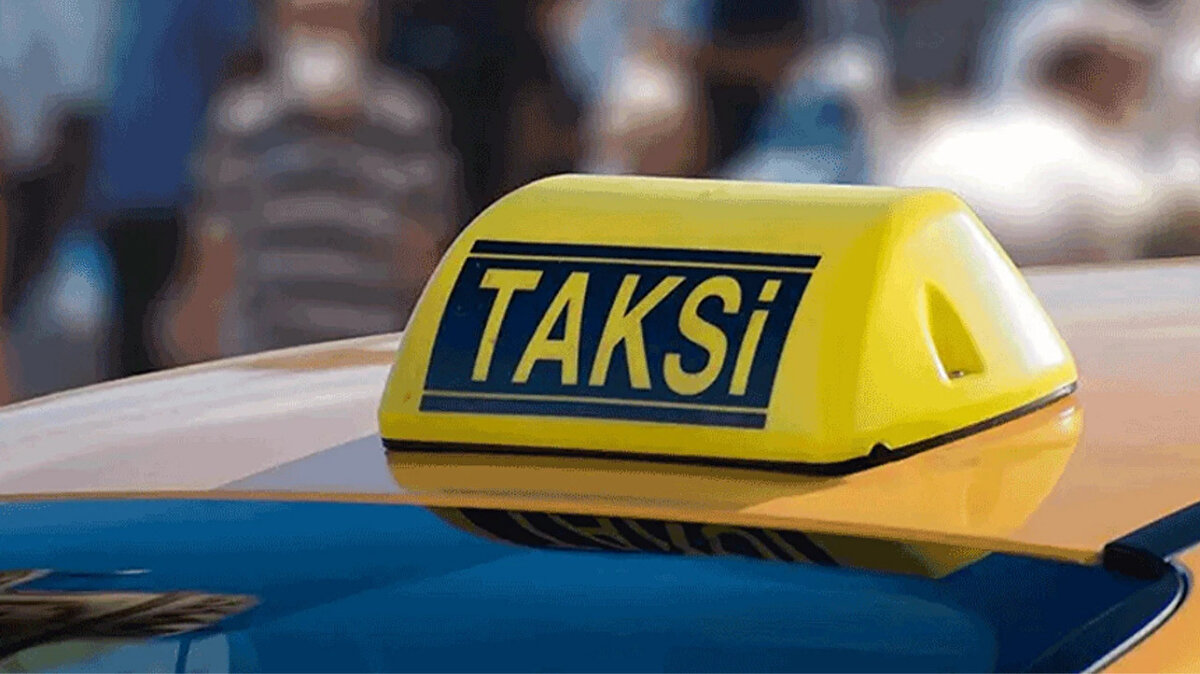 Yenikapı’daki Dr. Mimar Kadir Topbaş Gösteri ve Sanat Merkezi’nde yapılan açık artırmada plaka fiyatları 5 milyon 50 bin TL ile 5 milyon 211 bin TL arasında değişti.