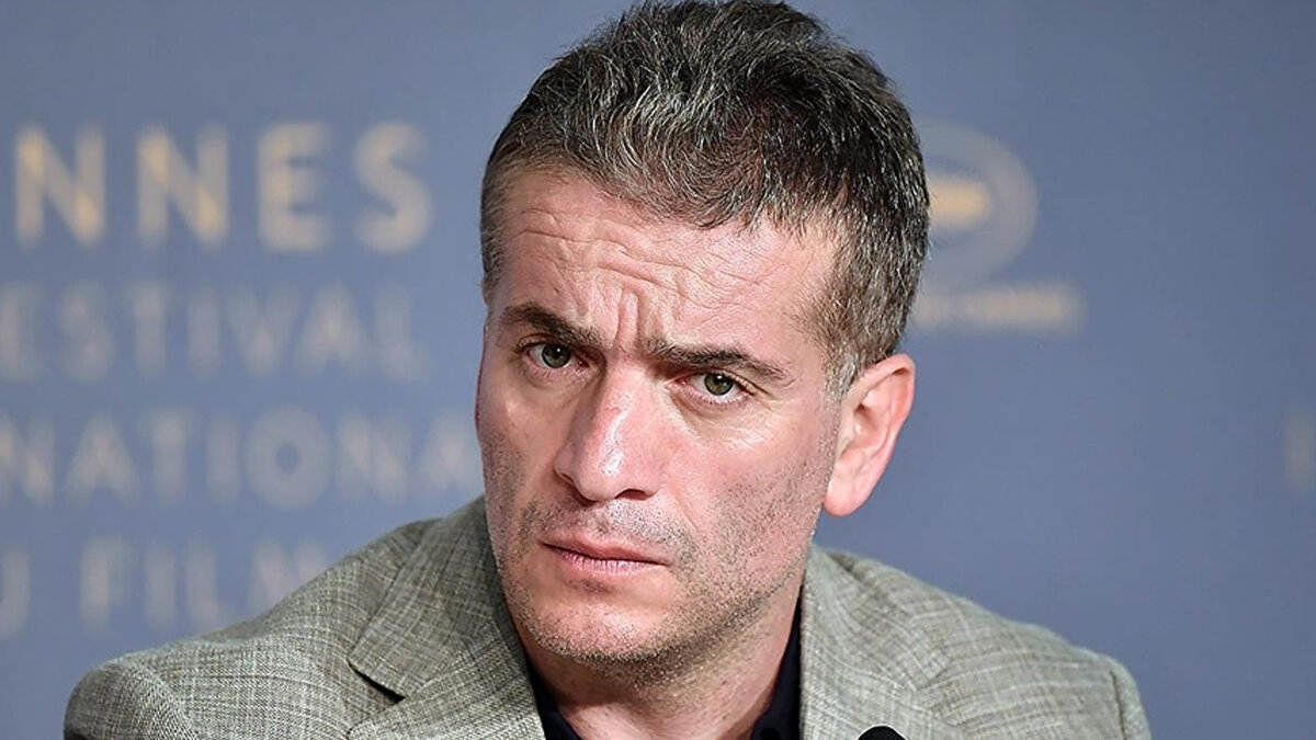 5 gün yoğun bakımda kaldı<br><br>Hastanede yapılan ilk tetkiklerde Cemcir'in iç kanama geçirdiği anlaşılmış ve oyuncu hemen yoğun bakım ünitesinde tedavi altına alınmıştı.