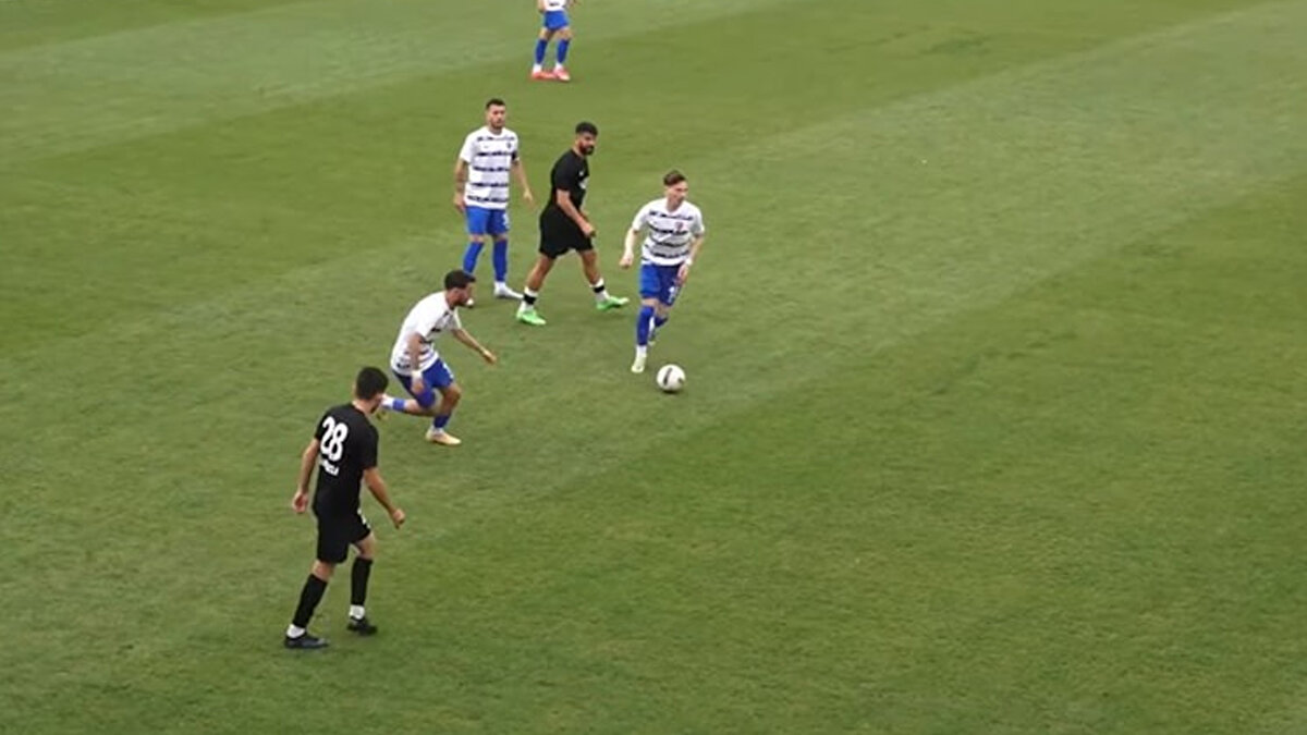 ANKARASPOR-NAZİLLİ BLD. MAÇI GÜNDEM OLMUŞTU<br><br>TFF 2. Lig Beyaz Grup'ta iki takıma da bir puanın yettiği maçta, play-off'a kalma mücadelesi veren Ankaraspor ve kümede kalmaya çalışan Nazilli Belediyespor arasındaki karşılaşma hiç sut çekilmeden 0-0 beraberlikle sonuçlanmıştı.