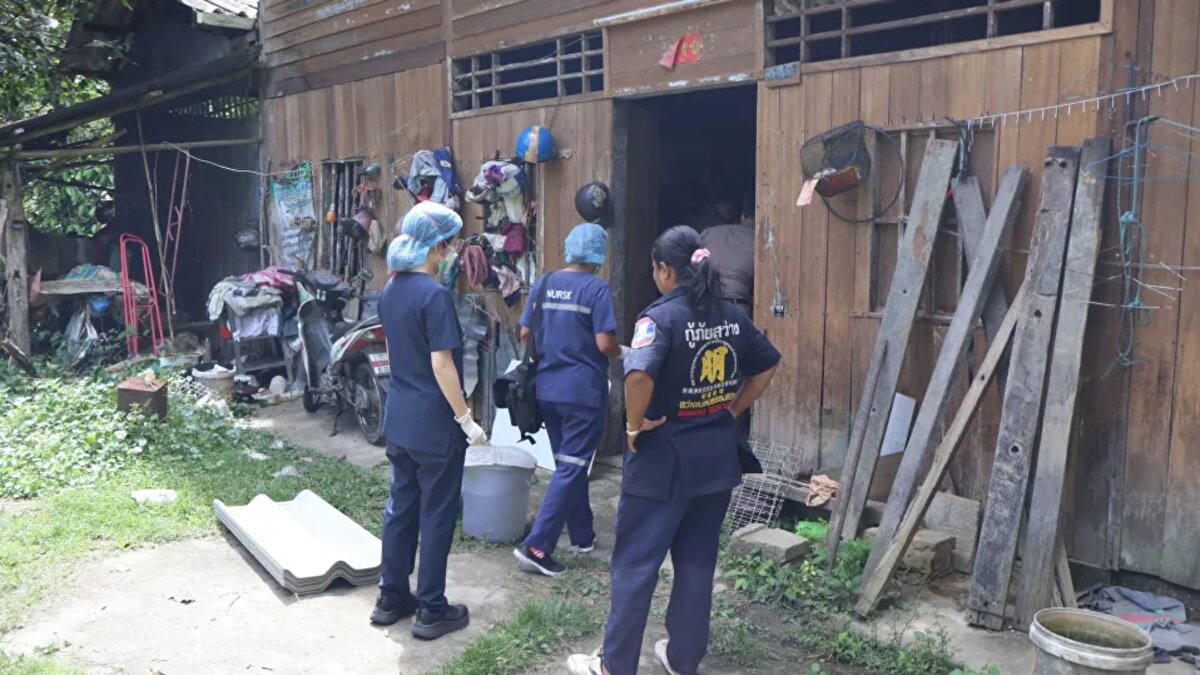 Bölgedeki saldırı geçmişi
<br><br>Yerel sakinler, aynı maymununun son haftalarda mahallede dolaşarak çeşitli evlere girdiğini ve insanlara saldırdığını söyledi. Hayvanın daha önce de Chaiphum’u omzundan ısırdığı, birkaç gün önce ise başka bir aileyi evini terk etmek zorunda bıraktığı bildirildi. Bu nedenle saldırının Yala halkı açısından sürpriz olmadığı kaydedildi.