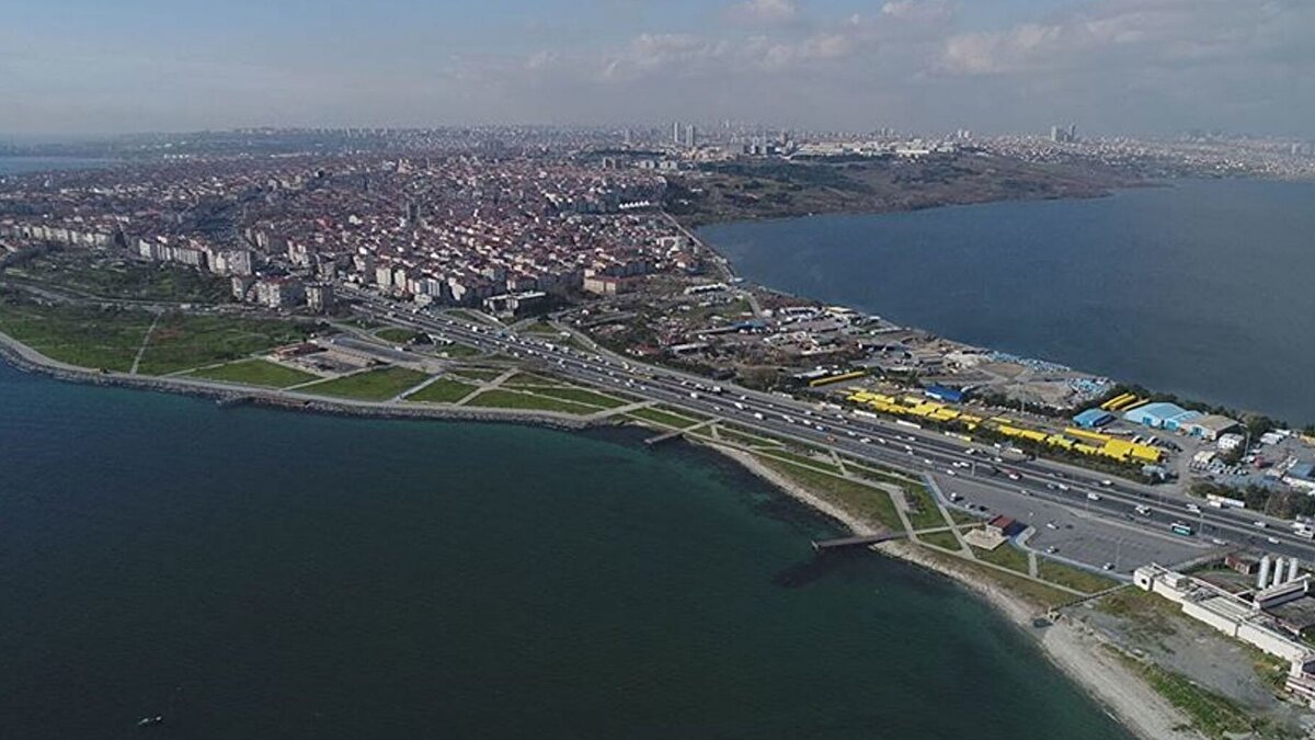 Bakanlıklarda çalışma yok<br><br>DMM ayrıca, ne İçişleri Bakanlığı’nın ne de başka herhangi bir kurumun İstanbul’da yeni bir ilçe kurulmasına yönelik bir hazırlık yürüttüğünü açıkça ifade etti. Vatandaşların, doğruluğu teyit edilmemiş sosyal medya paylaşımlarına itibar etmemesi; bilgi almak için yalnızca yetkili kurumların açıklamalarına başvurması gerektiği hatırlatıldı.
