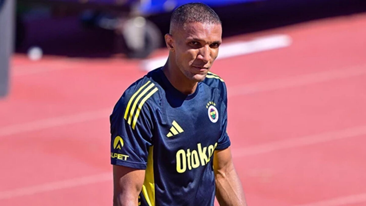 DEVRE ARADINDA GÖNDERİLECEK<br><br>Fenerbahçe'nin Becao ile devre arasında ayrılık kararı aldığı, teklif gelmemesi durumunda sözleşmesinin feshedileceği ifade edildi.