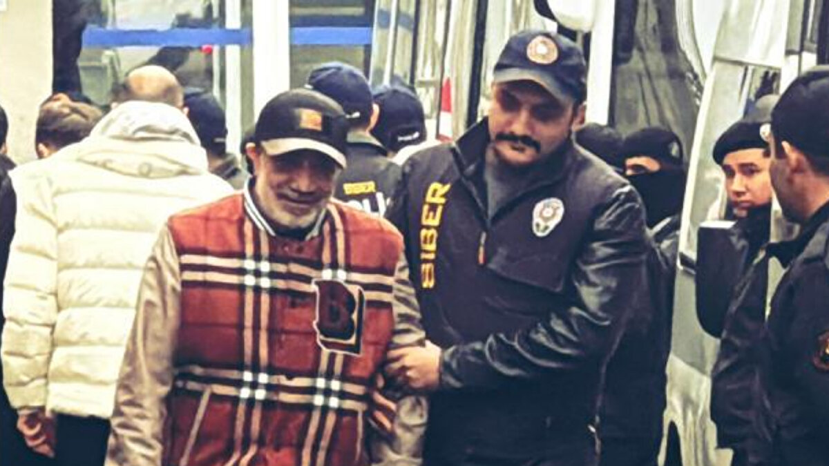 Aralarında şüpheliler Metehan Baltacı, Murat Sancak, Alassane Ndao, Mert Hakan Yandaş, Ahmet Okatan, Mehmet Emin Katipoğlu ve Ümit Kaya’nın bulunduğu 20 şüpheli tutuklandı, 19 şüpheli ise adli kontrol kararıyla serbest bırakıldı.