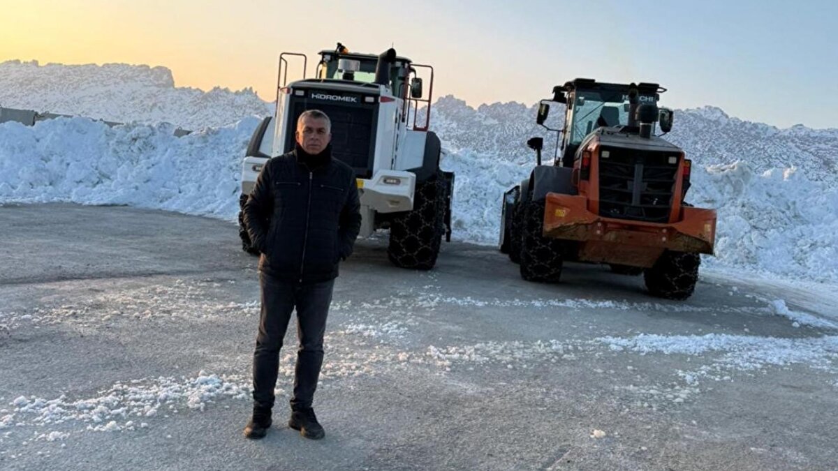 Soğuk hava eksi 10 dereceye kadar geriledi<br><br>Bölgede kış aylarının etkisini artırmasıyla birlikte hava sıcaklıkları -10 dereceye kadar düştü. Şiddetli soğuklarla birlikte buzlanma riskinin de arttığı köy yollarında çalışmalar, güvenlik tedbirleri alınarak devam ediyor.