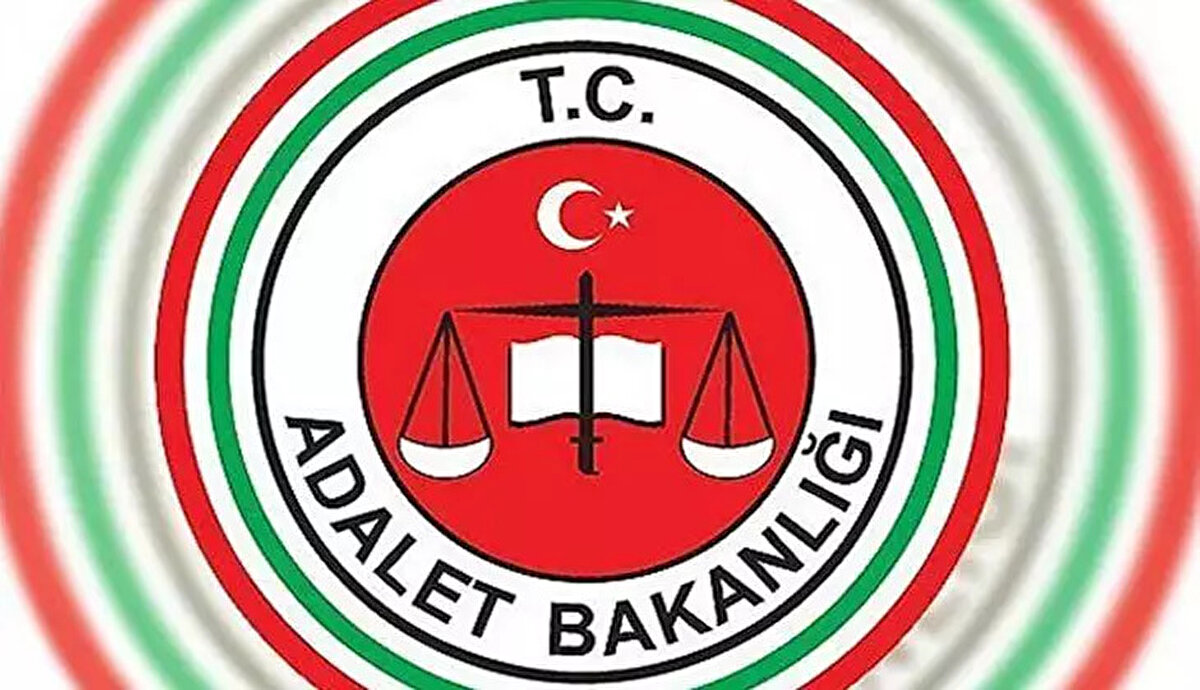 4. Örgüt Suçlarında Çocukların Kullanılması<br><br>Çocukları suç örgütlerinde kullananlara karşı cezalar artırılıyor. Örgüt faaliyeti çerçevesinde işlenen suçlarda çocukların araç olarak kullanılması halinde, örgüt yöneticilerine verilecek ceza yarısından bir katına kadar artırılacak.<br><br>5. Kamu İhale Kanunu ve Şikayet Bedelleri<br><br>Kamu İhale Kurumu'na (KİK) yapılan itirazen şikayet başvurularında bedel iadesi sistemi değişiyor:<br><br>Başvuru sahibinin iddialarındaki haklılık oranına göre başvuru bedelinin bir kısmı iade edilebilecek.<br><br>Başvuru tamamen reddedilirse veya ihale iptal edilirse bedel iadesi yapılmayacak.