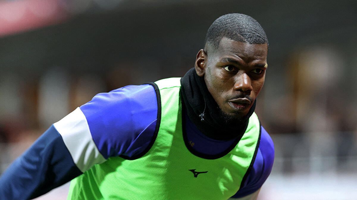 Olası Maç Senaryoları<br><br>Senaryo 1: Taktiksel Beraberlik (En Yüksek İhtimal)<br><br>Orta Saha Savaşı: Galatasaray, Lemina ve Kaan Ayhan'ın yokluğunda orta sahada pas akışını sağlamakta zorlanabilir. Monaco, bu bölgede baskı kurarak topa sahip olmaya çalışır.<br><br>Karşılıklı Hatalar: Her iki takımın da önemli savunma ve orta saha eksikleri olması, maçta pozisyon hatalarının artmasına neden olur. Galatasaray, hızlı hücumlardan bir gol bulurken, Monaco da duran top veya bireysel bir hata sonucu eşitliği sağlar.