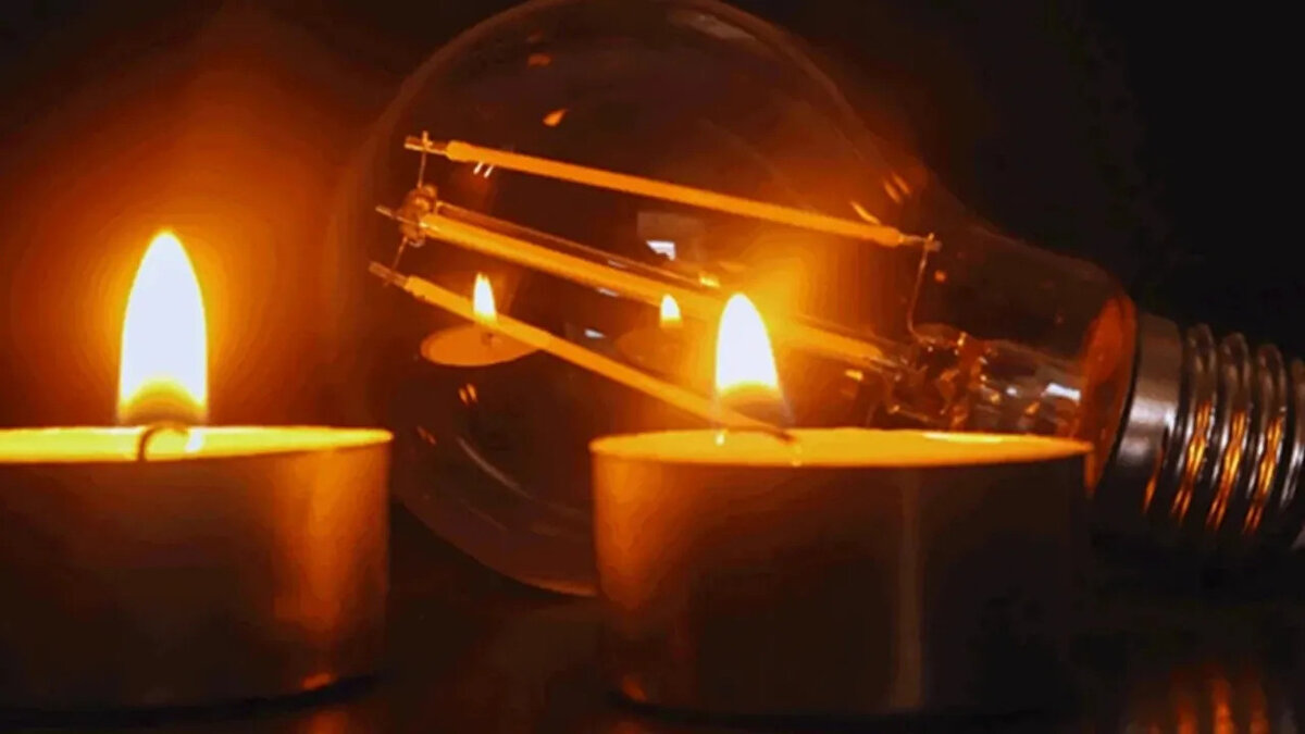 10 Aralık Çarşamba İstanbul'da Hangi İlçelerde Elektrik Yok?<br><br>BEDAŞ'ın resmi internet sitesinde yayımlanan planlı kesinti listesine göre bugün; Arnavutköy, Avcılar, Bahçelievler, Bayrampaşa, Beylikdüzü ve Gaziosmanpaşa ilçelerinin belirli mahallelerinde uzun süreli kesintiler bekleniyor.<br><br>İşte ilçe ilçe detaylı kesinti programı ve elektriklerin geleceği saatler: