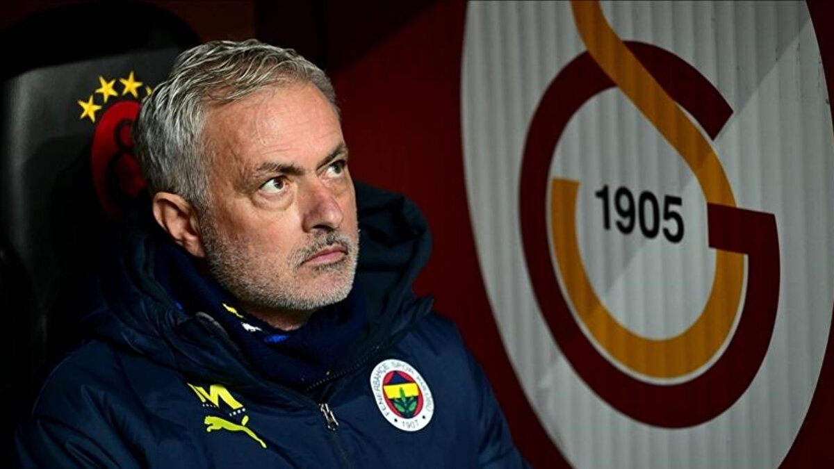 Basın toplantısında bir gazeteci, Xabi Alonso'nun yerine onun adının anılmasını hatırlattı.