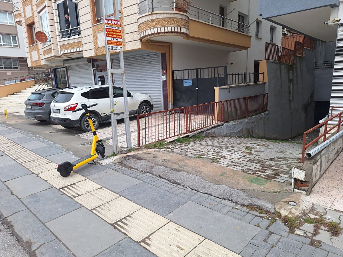 Dehşet günü yaşananlar<br><br>Olay sabah saatlerinde Gülhan’ın Keçiören’deki evinden işine gitmek üzere çıktığı sırada yaşandı. Sokakta bekleyen Mehmet S. ile tartışma yaşandıktan sonra, Gülhan bıçaklandı. Saldırganın olay sırasında kendisini de yaraladığı bildirildi. Mehmet S.’nin ameliyatının ardından adliyeye sevk edileceği aktarıldı.