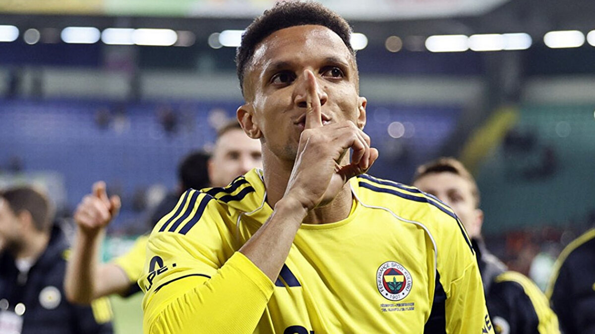 Sarı lacivertliler, UEFA Avrupa Ligi'nde Norveç temsilcisi Brann ile oynayacağı kritik maça odaklanırken, takım içindeki yaprak dökümü de hız kazandı.