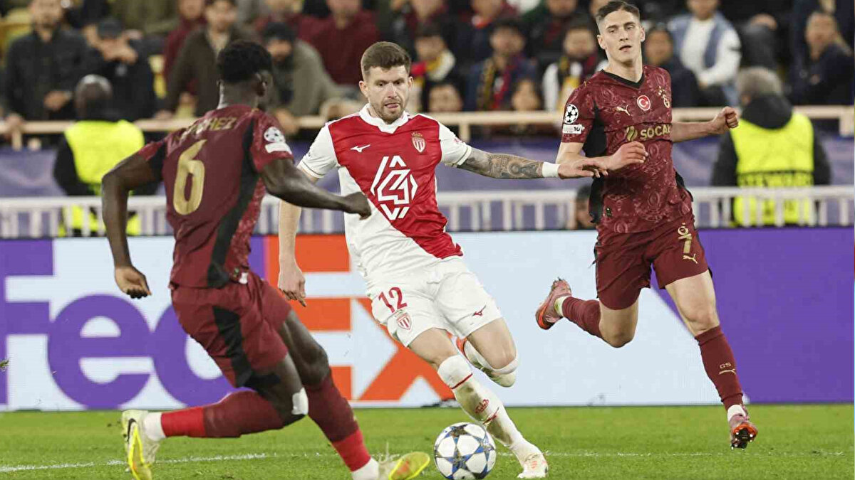 Şampiyonlar Ligi’ndeki temsilcimiz Galatasaray dün gece deplasmanda Monaco’ya 1-0 mağlup oldu. Karşılaşma sonrasında teknik direktör Okan Buruk basın toplantısında dikkat çeken açıklamalar yaptı. <br><br>