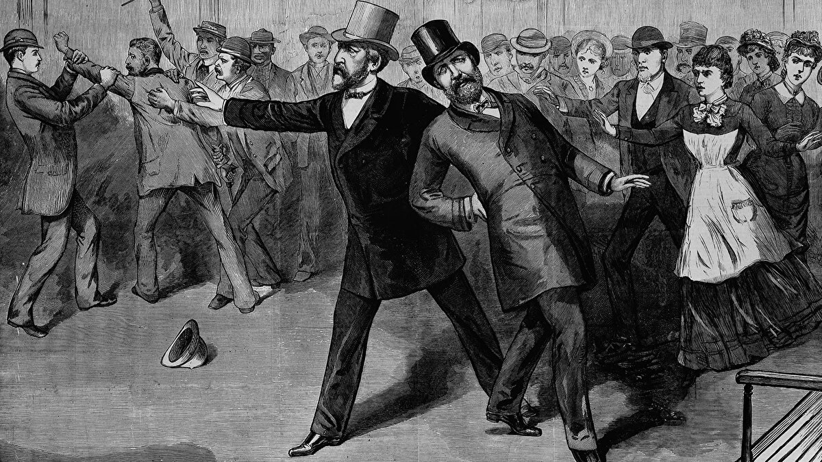 James A. Garfield (1881)<br><br>Tren istasyonunda vurulan başkan, kurşundan ziyade aylar süren yanlış tedavi sonucu ölmüştür