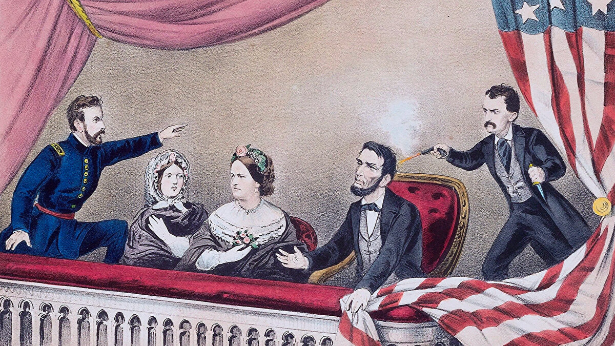 Abraham Lincoln (1865)<br><br>İç Savaşı kazandıktan hemen sonra bir tiyatro locasında arkasından vurularak öldürülen ilk başkandır