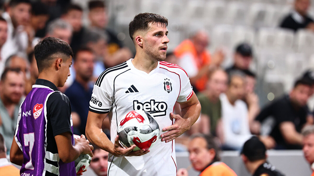 Siyah-beyazlı yönetim, devre arası transfer dönemi yaklaşırken kadroda temizlik operasyonuna başladı. Beklenen performansı bir türlü sergileyemeyen David Jurasek ile yolların ayrılmasına kesin gözüyle bakılıyor.