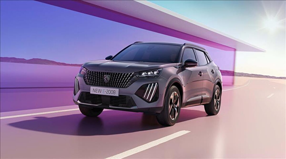 Hafif ticari araçlarda esnek finansman seçenekleri<br><br>Hafif ticari araç modellerinde de ertelemeli ve düşük faizli kredi seçenekleri dikkat çekiyor. Rifter, Partner Van, Expert Traveller, Expert Van ve Boxer Van modellerinde, kullanıcılar 3 ay ertelemeli veya sıfır faizli finansmandan faydalanabiliyor. Peugeot’nun kampanyası, hem bireysel hem de tüzel müşterilere geniş bir ödeme kolaylığı yelpazesi sunuyor.