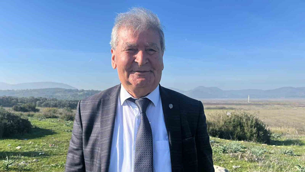 “Sorun yağış değil, yönetim” değerlendirmesi<br><br>Prof. Yaşar, Türkiye’nin nötr iklim döngüsüne gireceği 2026 yılı itibarıyla yağışların artabileceğini, ancak esas sorunun suyun yönetimindeki eksiklikler olduğunu söyleyerek şu uyarıda bulundu:<br><br>“İzmir’in problemi suyun miktarı değil, suyun nasıl kullanıldığıdır. Bilimsel planlama yapılmadığı sürece yağış artışı bile düşük baraj seviyelerini tek başına toparlayamaz.”