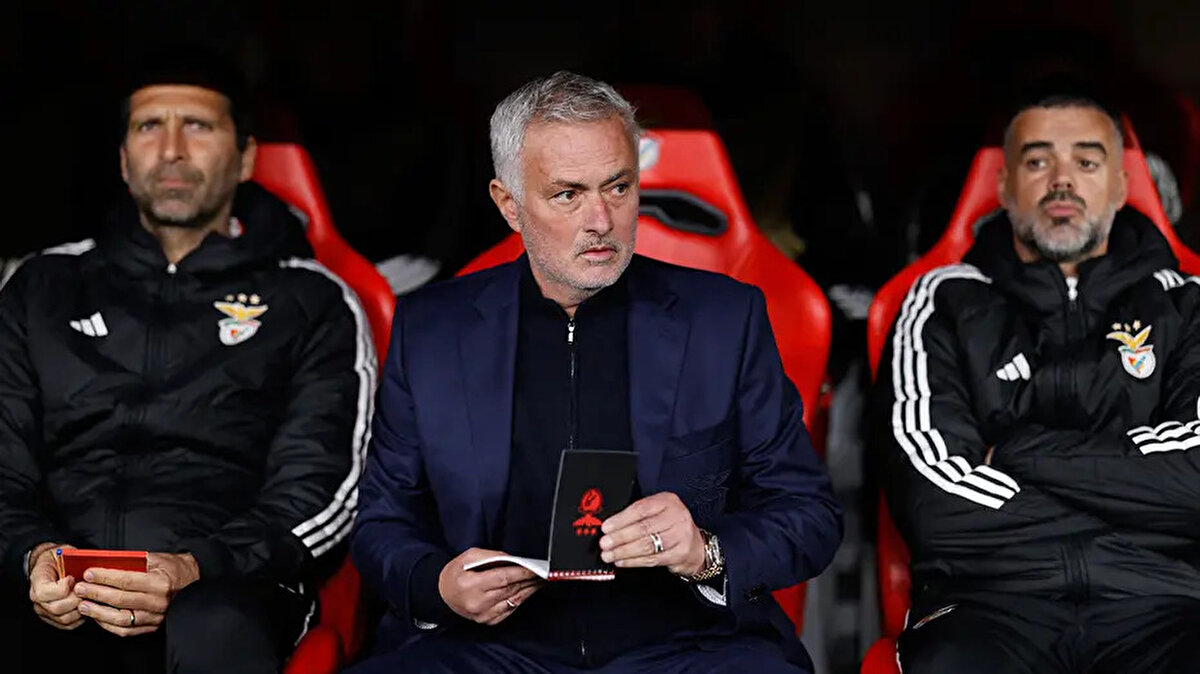 Şampiyonlar Ligi'nin ilk 4 haftasında puan yüzü görmeyen Benfica, son 2 maçta Ajax ve Napoli'yi yenerek puanını 6'ya çıkaran Benfica'nın sıradaki rakipleri Juventus ve Real Madrid.