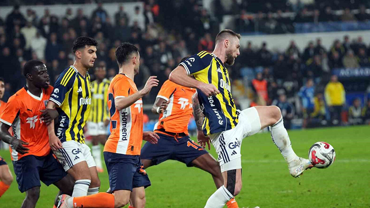 4) F.BAHÇE'NİN EKSİKLER SEBEBİYLE ZORLANDIĞI SENARYO<br><br>Semedo, Asensio gibi önemli yaratıcı ve bitirici oyuncuların yokluğu temposuzluk yaratabilir.<br><br>Olası skorlar:<br><br>1–0 Brann kazanır<br>2–0 Brann kazanır <br>1–1 <br><br>Maç akışı:<br><br>-Fenerbahçe topa sahip olsa da üretkenlikte zorlanır.<br>-Brann kontra ile fırsat bulur.