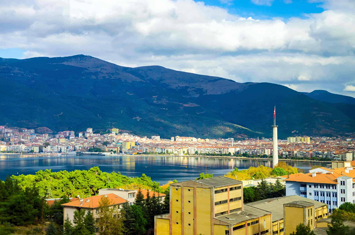 5. Bursa<br>Osmanlı Devleti'nin ilk başkenti – 1326'dan sonra imparatorluğun ilk merkezi