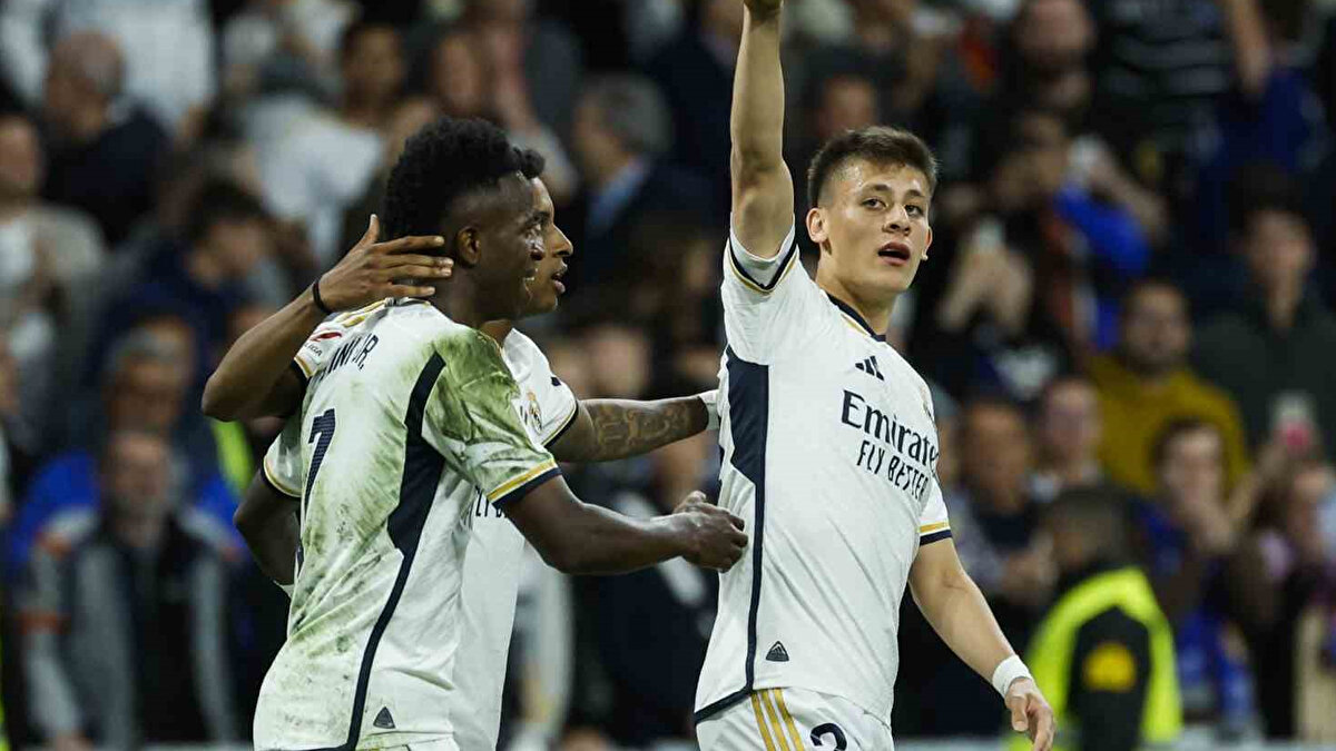 Xabi Alonso'nun gelişiyle birlikte daha fazla forma şansı bulan Arda Güler özellikle de Mbappe ile olan uyumu sayesinde bu sezonun flaş isimlerinden biri olmayı başardı.