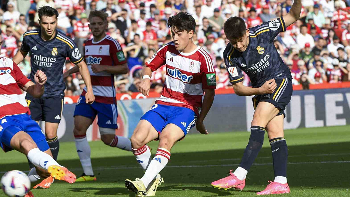 Real Madrid formasıyla bu sezon ligde 16 maçta 3 gol ve 5 asist yapan Arda, Ş. Ligi'nde de 2 asistle oynuyor. Milli futbolcunun piyasa değeri ise 60 milyon euroya yükseldi.