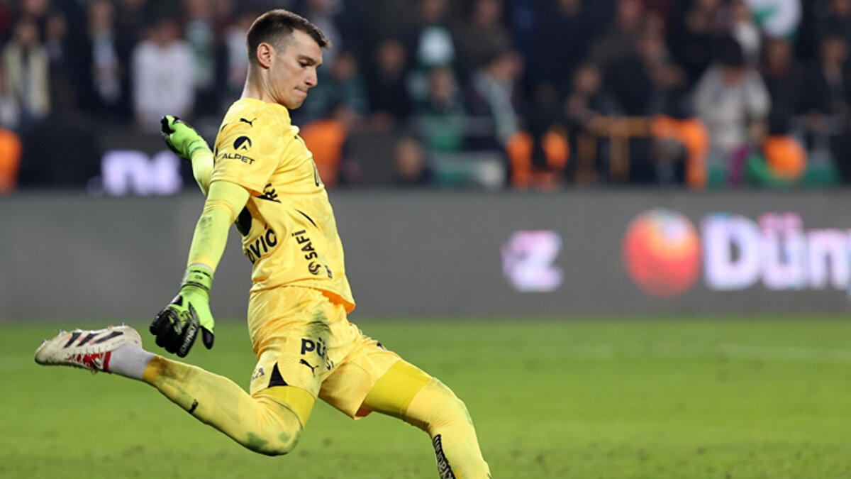 Michel yaptığı açıklamada;  "Livakovic, Girona'da oynamak istemiyor.Önceliği 2026 Dünya Kupası. Paulo Gazzaniga hasta olmasına karşın oynamak durumunda kaldı çünkü Livakovic oynamak istemedi. Bundan dolayı kendisine çok kızgınım" şeklinde konuştu.